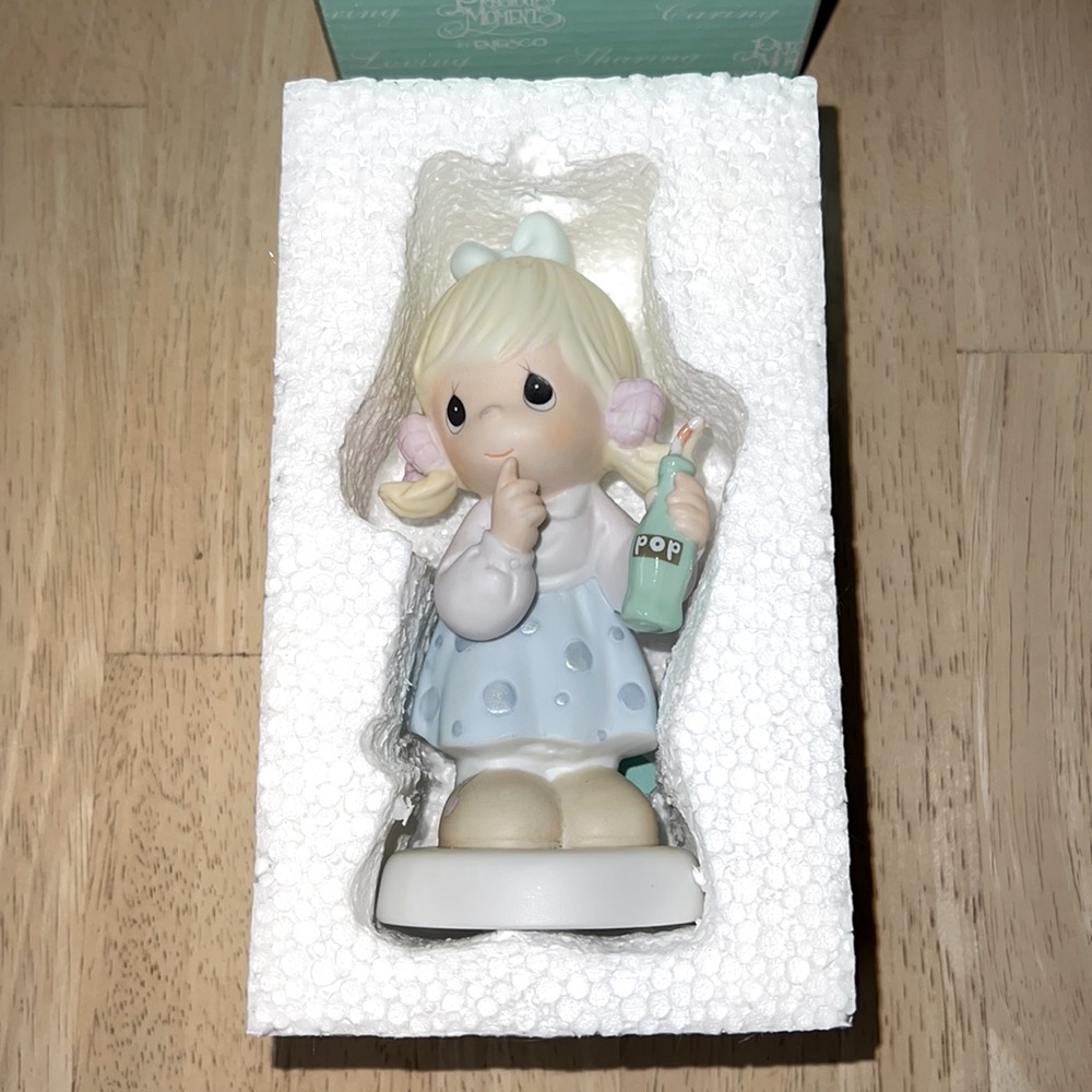 Precious Moments Figurine “To A Niece With A Bubbly Personality”